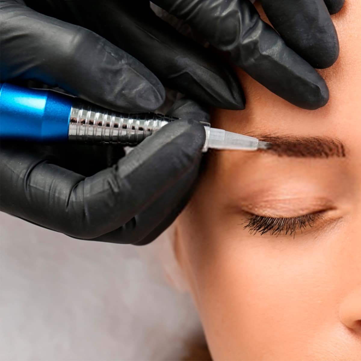 Micropigmentació de celles